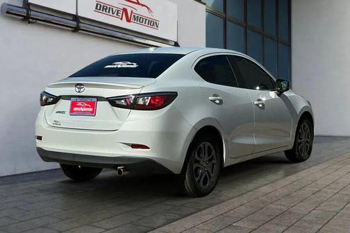 2019 Toyota Yaris Sedan LE