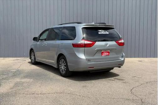 2018 Toyota Sienna XLE