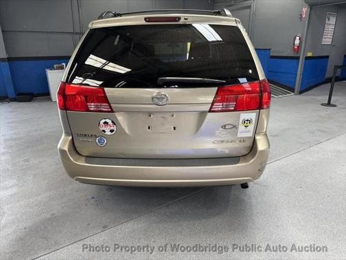 2004 Toyota Sienna CE