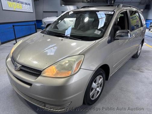 2004 Toyota Sienna CE