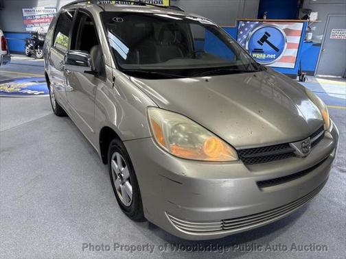 2004 Toyota Sienna CE