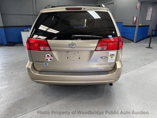 2004 Toyota Sienna CE