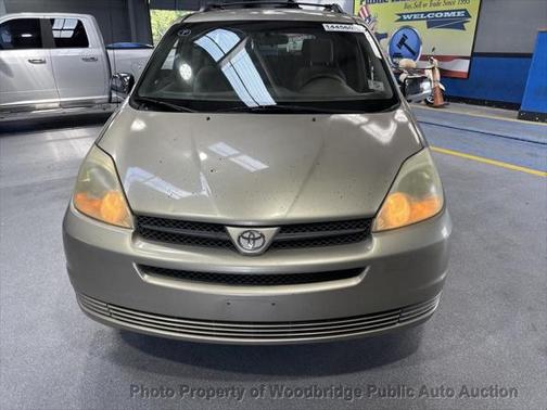 2004 Toyota Sienna CE