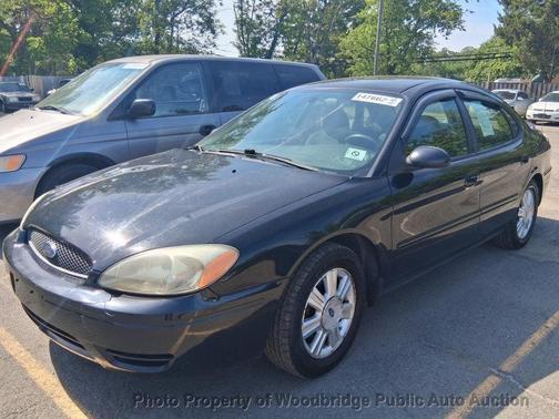 Black Clearcoat 2004 Ford Taurus SE