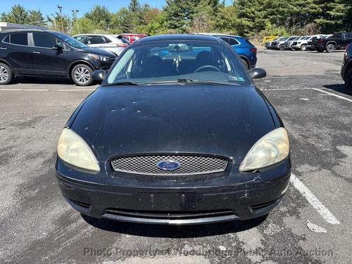 Black Clearcoat 2004 Ford Taurus SE