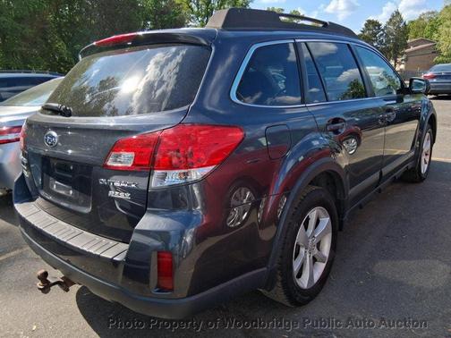 Graphite Gray Metallic 2013 Subaru Outback 2.5i Premium