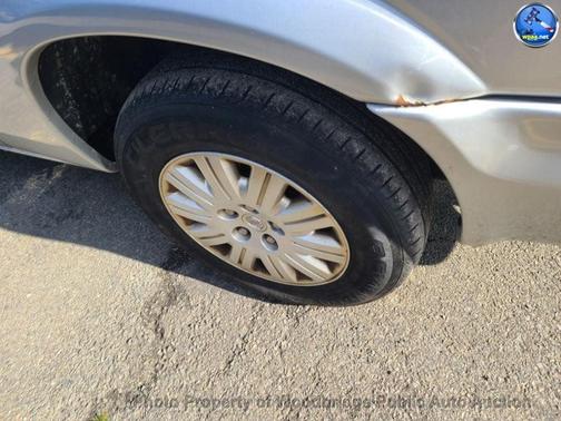 2005 Chrysler Town & Country Base