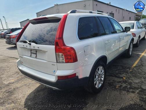 Ice White 2012 Volvo XC90
