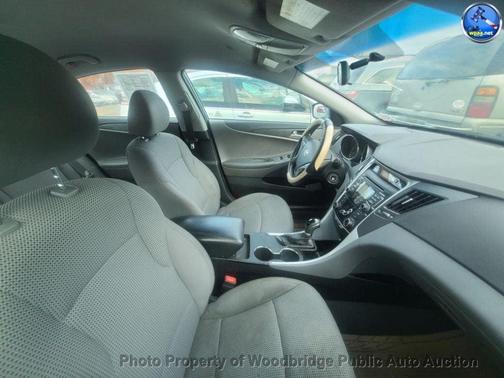 2011 Hyundai SONATA GLS