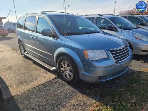 2009 Chrysler Town & Country Touring