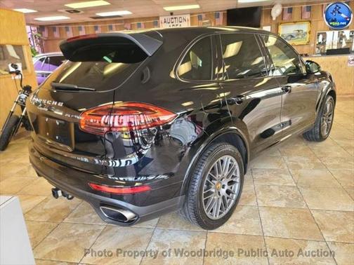 2017 Porsche Cayenne Platinum Edition