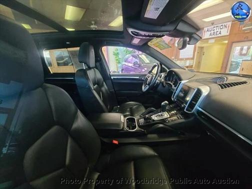 2017 Porsche Cayenne Platinum Edition