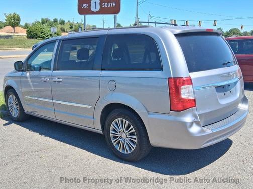 Billet Silver Metallic Clearcoat 2014 Chrysler Town & Country Touring-L