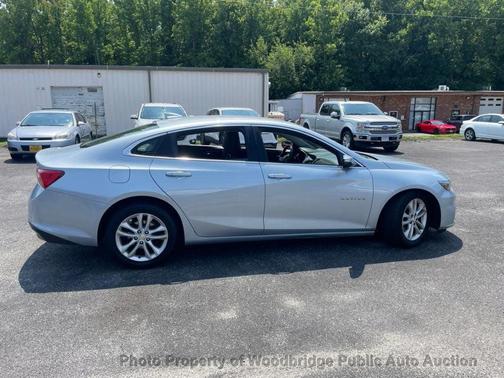 Silver Ice Metallic 2018 Chevrolet Malibu LT