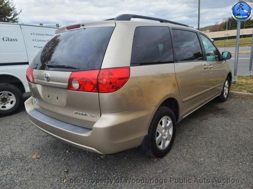 2010 Toyota Sienna LE