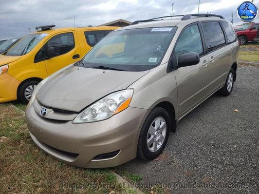 2010 Toyota Sienna LE
