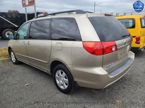 2010 Toyota Sienna LE