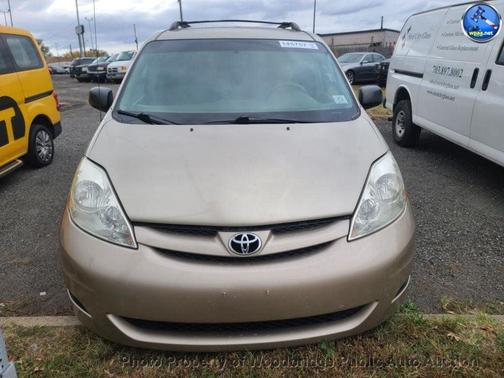 2010 Toyota Sienna LE