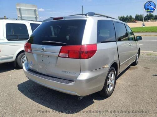 2005 Toyota Sienna LE