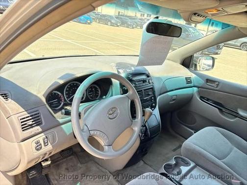 2005 Toyota Sienna LE