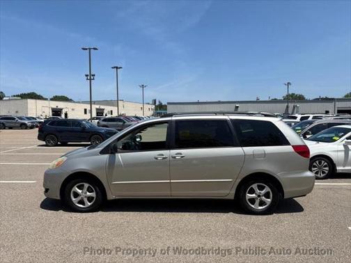 2005 Toyota Sienna LE