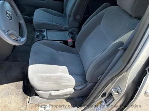 2005 Toyota Sienna LE