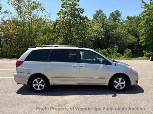 2005 Toyota Sienna LE
