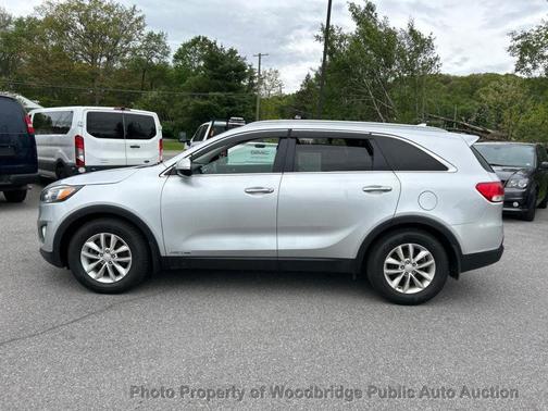 Sparkling Silver 2016 Kia Sorento LX