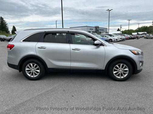 Sparkling Silver 2016 Kia Sorento LX