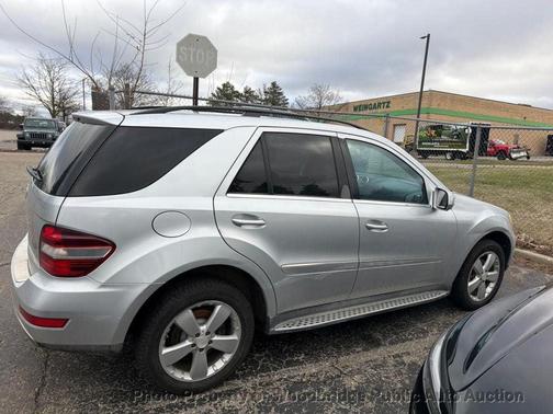 2010 Mercedes-Benz M-Class ML 350 RWD 4dr ML350