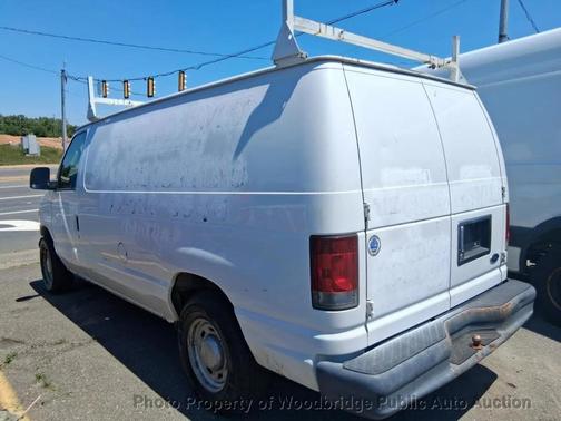 Oxford White Clearcoat 2005 Ford E150 Cargo