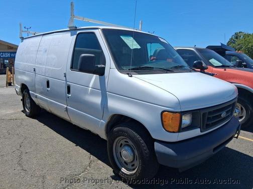 Oxford White Clearcoat 2005 Ford E150 Cargo