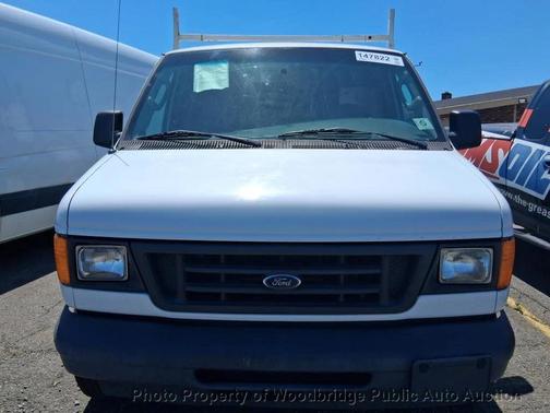 Oxford White Clearcoat 2005 Ford E150 Cargo