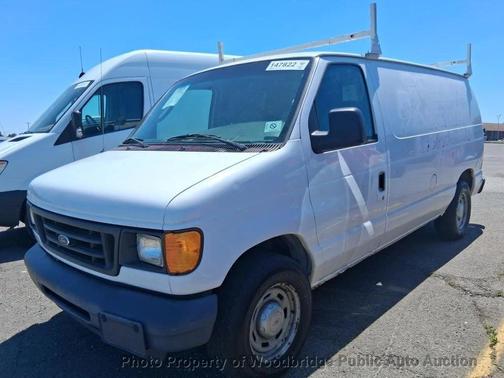Oxford White Clearcoat 2005 Ford E150 Cargo