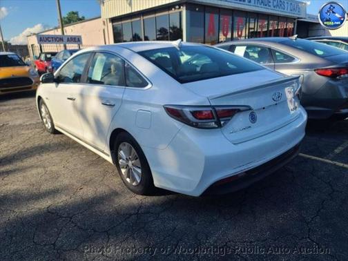 2017 Hyundai SONATA Hybrid SE