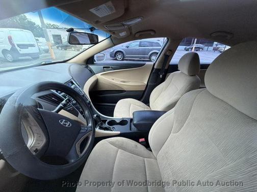 White 2011 Hyundai SONATA GLS