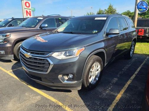 Gray 2018 Chevrolet Traverse LT Cloth