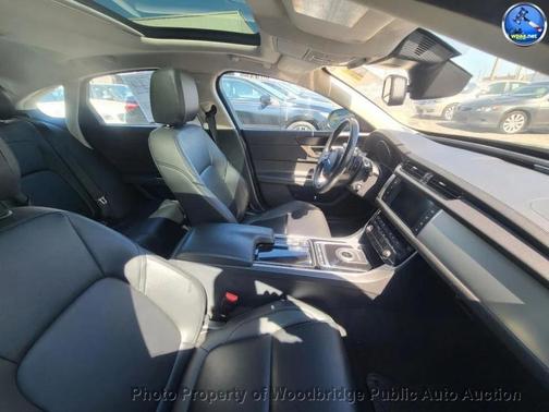 2016 Jaguar XF 35t Premium