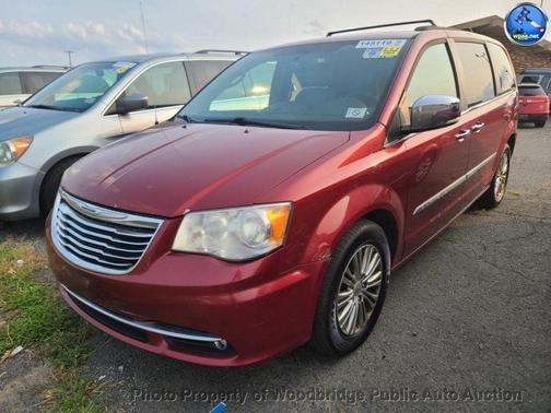 2013 Chrysler Town & Country Touring-L