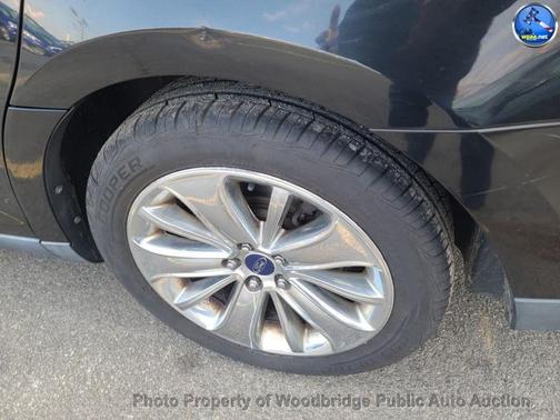 Tuxedo Black Metallic 2010 Ford Taurus Limited