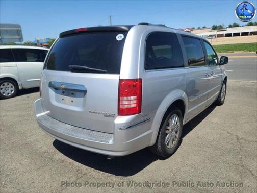 2009 Chrysler Town & Country Limited
