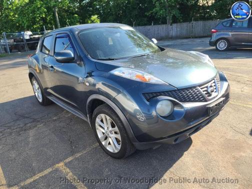 Gun Metallic 2012 Nissan Juke SV
