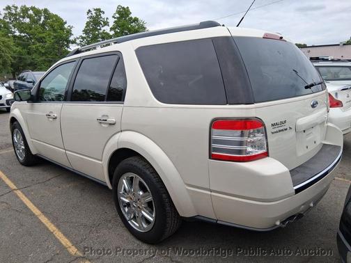 White 2009 Ford Taurus X Limited