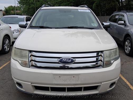 White 2009 Ford Taurus X Limited