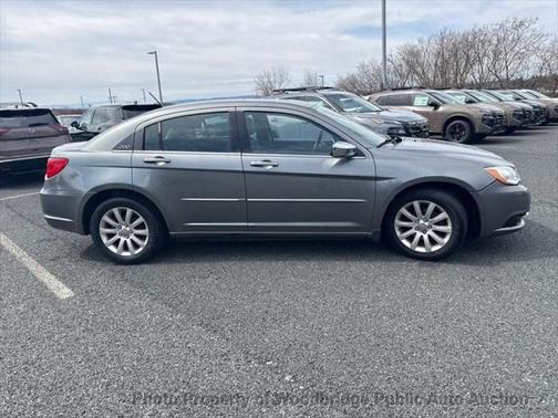 2013 Chrysler 200 Touring