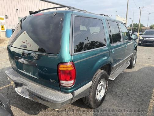 Pacific Green Clearcoat Metallic 1998 Ford Explorer XL