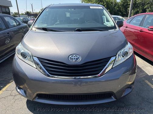 Predawn Gray Mica 2014 Toyota Sienna LE