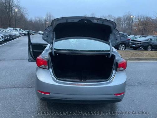2015 Hyundai ELANTRA SE