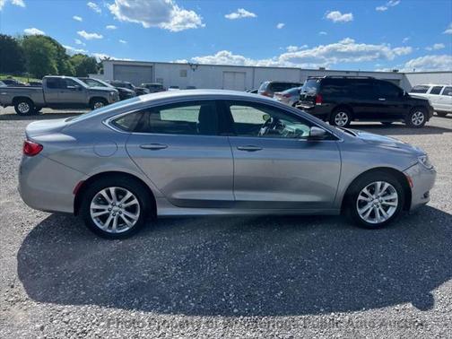 2016 Chrysler 200 LX