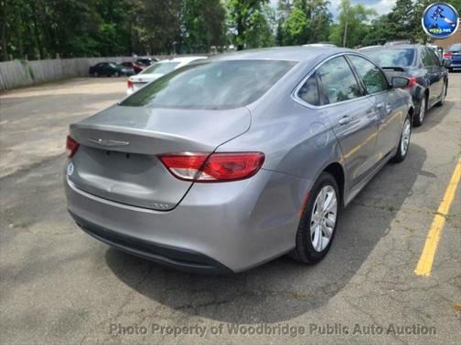 2016 Chrysler 200 LX